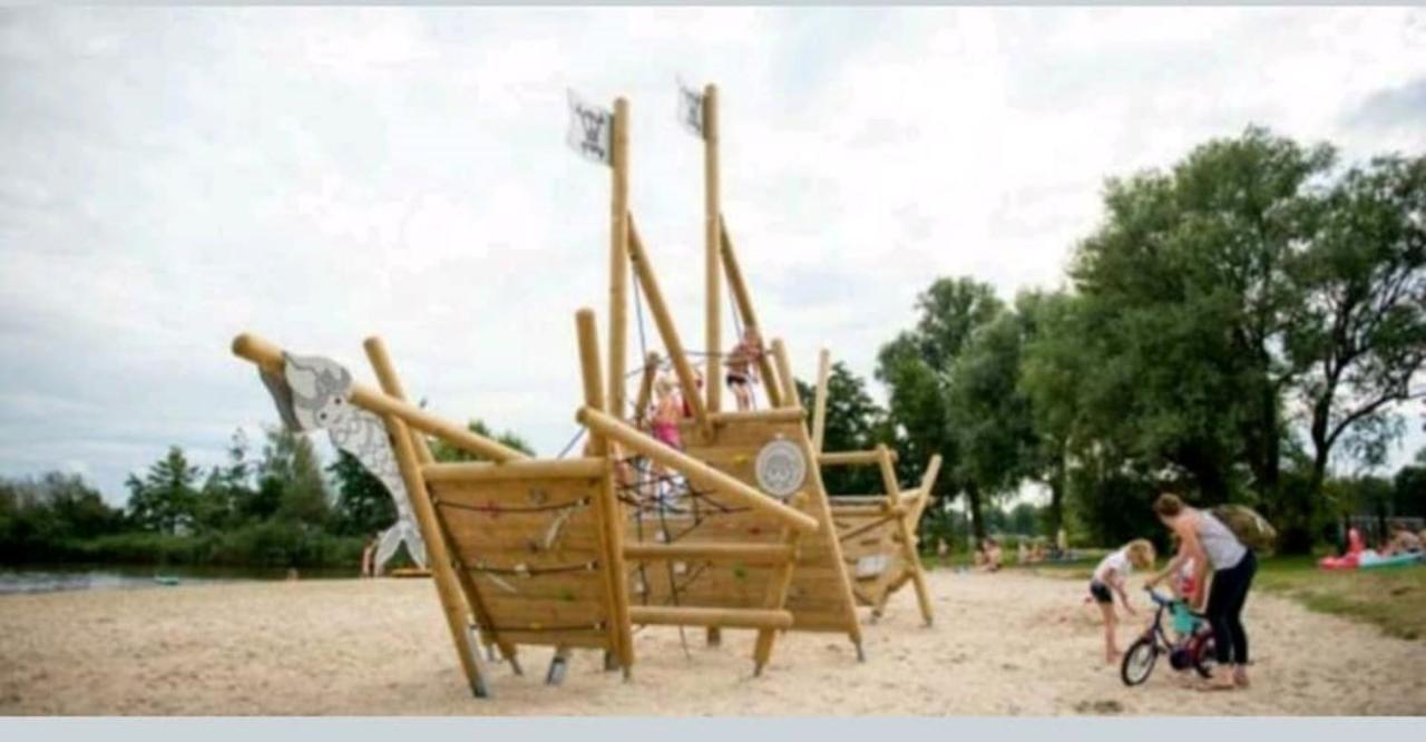 Вилла Kajuit423 6Pers 5Sterren Vakantiepark Bergumermeer Aan Het Water In Friesland Met Zwembad Suameer Экстерьер фото